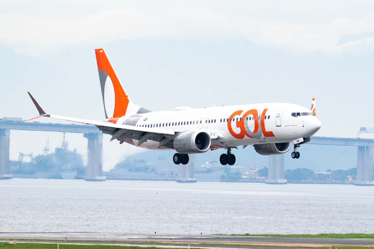 GOL-737-MAX-8-Santos-Dumont-23120801
